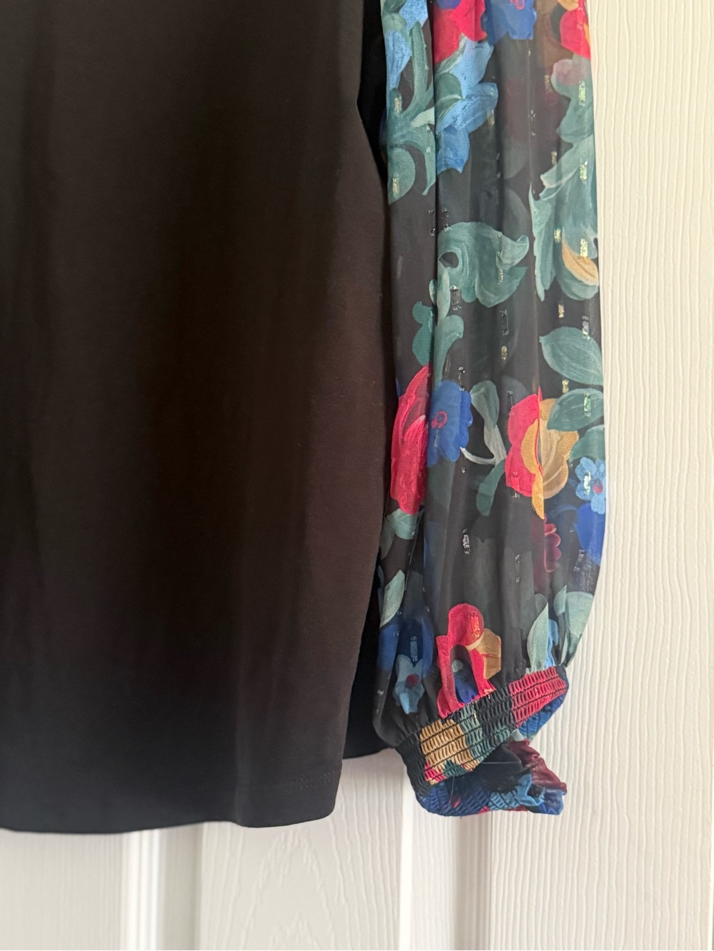 Chico's Black V-Neck Top with Multicolor Floral Sheer Sleeves XL - Picture 6 of 8